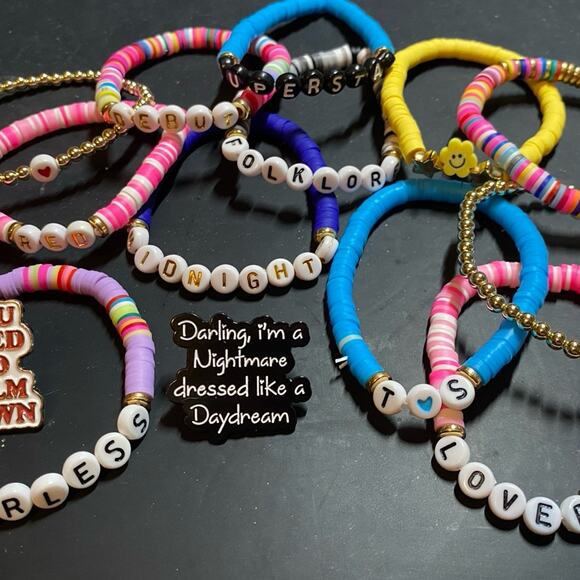 13 Piece Set TS Bracelets & Pins - Picture 1 of 4